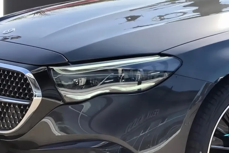 Mercedes-Benz E 200 din 2024 cu 5.439 km - oferta MER112004 - foto 4