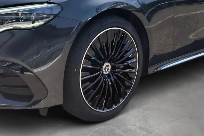 Mercedes-Benz E 200 din 2024 cu 5.439 km - oferta MER112004 - foto 5