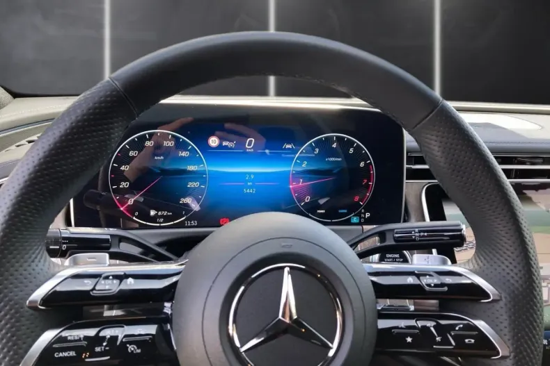 Mercedes-Benz E 200 din 2024 cu 5.439 km - oferta MER112004 - foto 7