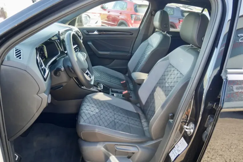 Volkswagen T-Roc din 2024 cu 10.350 km - oferta VOL112008 - foto 5