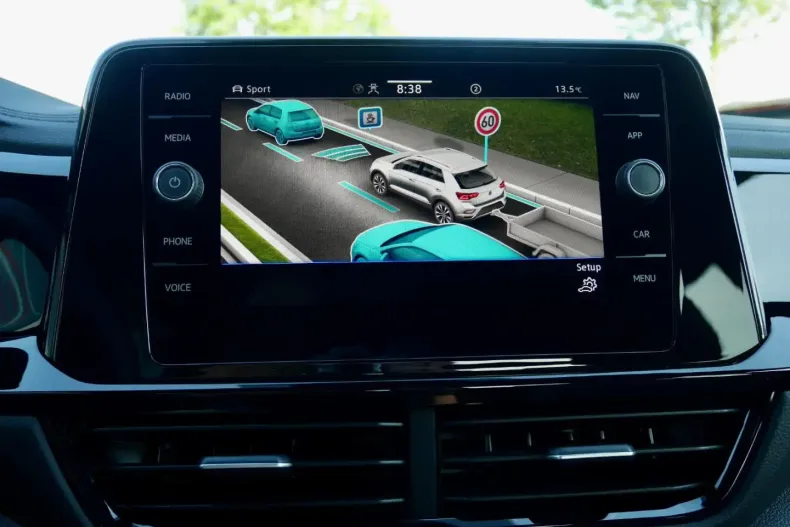 Volkswagen T-Roc din 2024 cu 10.350 km - oferta VOL112008 - foto 19