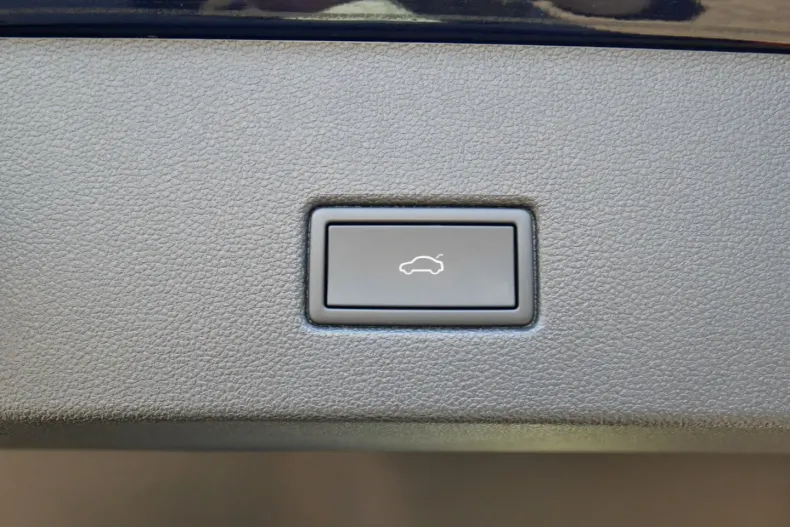 Volkswagen T-Roc din 2024 cu 10.350 km - oferta VOL112008 - foto 26