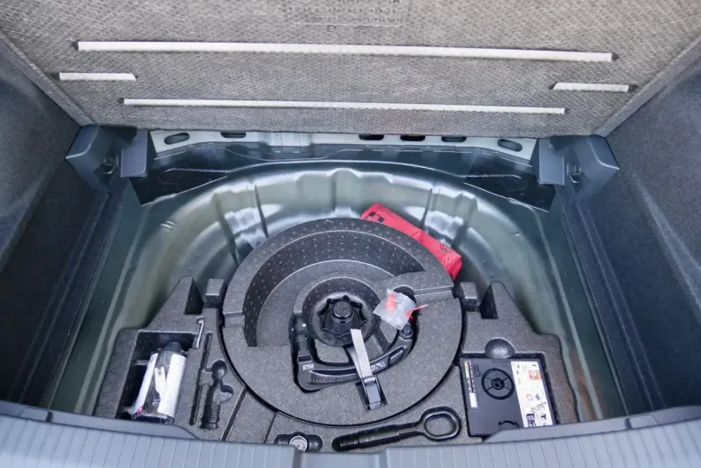 Volkswagen T-Roc din 2024 cu 10.350 km - oferta VOL112008 - foto 28