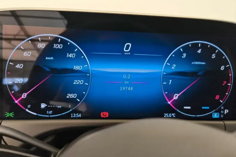 Mercedes-Benz E 200 din 2024 cu 19.843 km - oferta MER112009 - foto 13