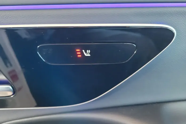 Mercedes-Benz E 200 din 2023 cu 48.781 km - oferta MER112015 - foto 15