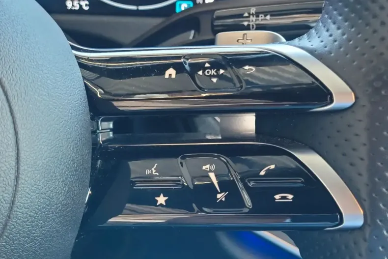 Mercedes-Benz E 200 din 2023 cu 48.781 km - oferta MER112015 - foto 18