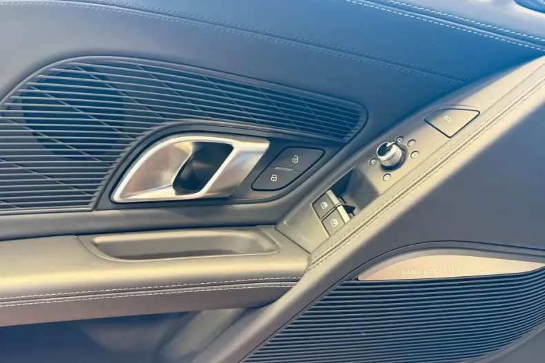 Audi R8 din 2024 cu 8.300 km - oferta AUD112017 - foto 12