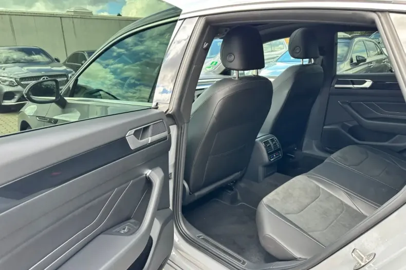 Volkswagen Arteon din 2023 cu 27.878 km - oferta VOL112018 - foto 18