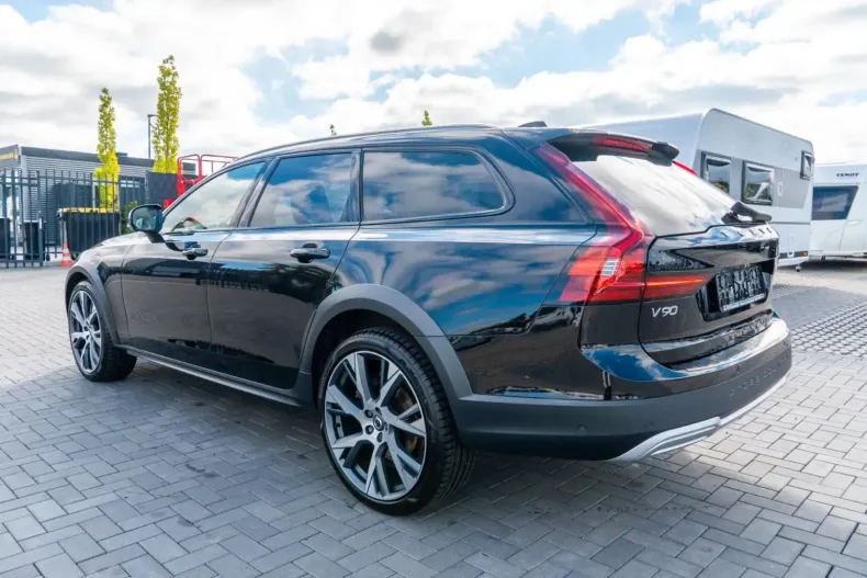 Volvo V90 Cross Country din 2023 cu 59.900 km - oferta VOL112024 - foto 3