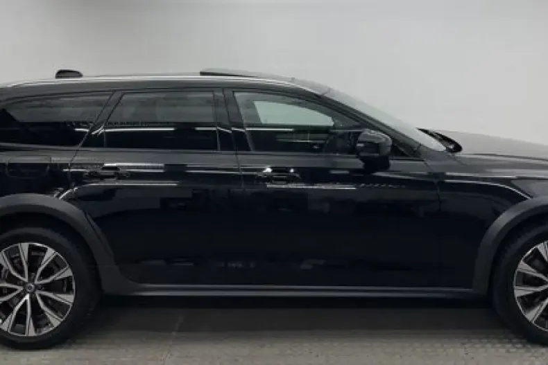 Volvo V90 Cross Country din 2023 cu 56.780 km - oferta VOL112025 - foto 5