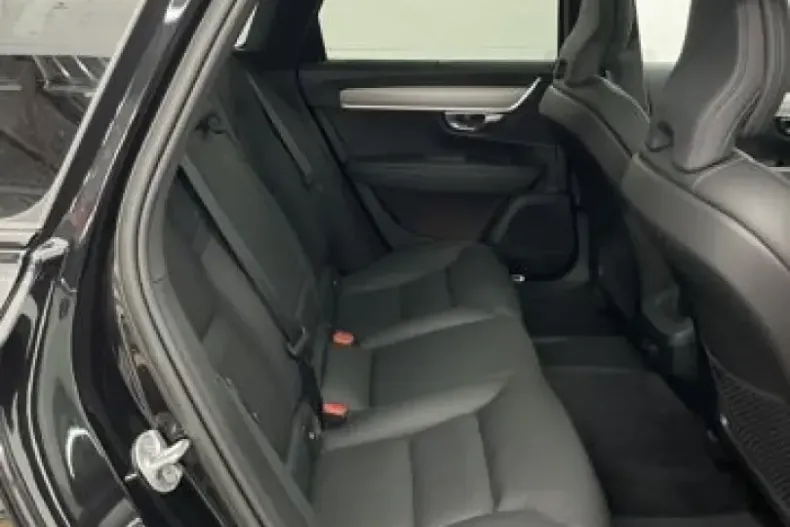 Volvo V90 Cross Country din 2023 cu 56.780 km - oferta VOL112025 - foto 9