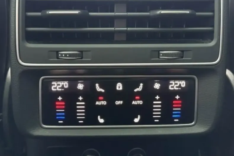 Audi Q8 din 2023 cu 57.700 km - oferta AUD112049 - foto 12