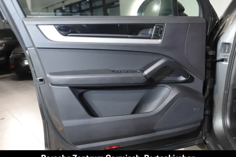 Porsche Cayenne din 2024 cu 12.891 km - oferta POR112063 - foto 13