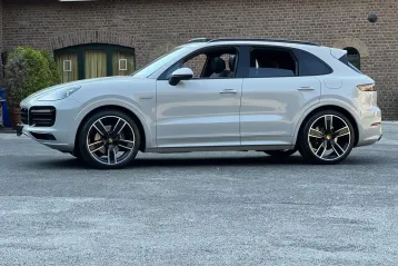 Porsche Cayenne din 2022 - oferta POR112068