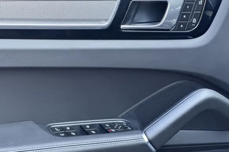 Porsche Cayenne din 2022 cu 41.900 km - oferta POR112068 - foto 22