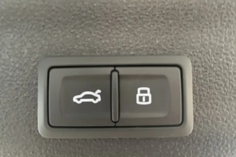 Audi RS6 din 2024 cu 39.672 km - oferta AUD112087 - foto 9