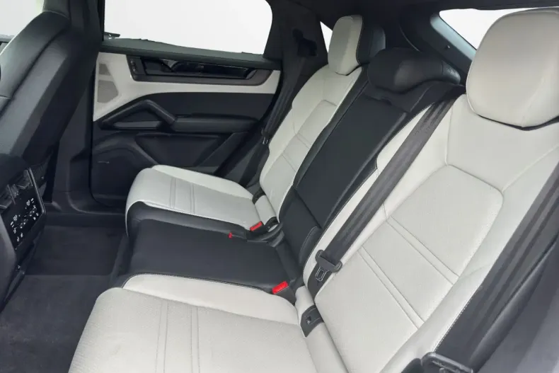 Porsche Cayenne din 2024 cu 16.000 km - oferta POR112088 - foto 12