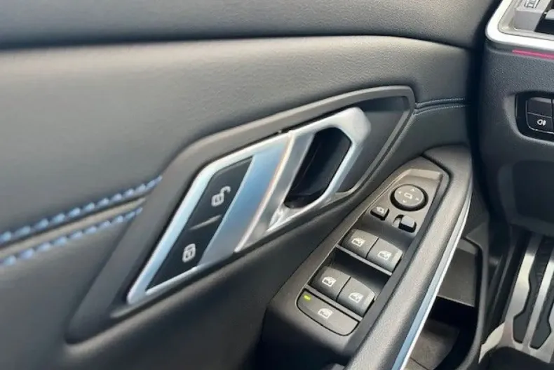 BMW 320 din 2023 cu 74.600 km - oferta BMW112101 - foto 10