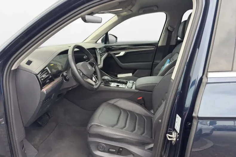 Volkswagen Touareg din 2024 cu 34.283 km - oferta VOL112105 - foto 7