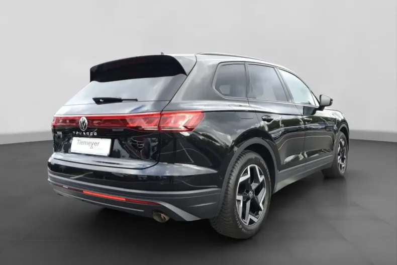 Volkswagen Touareg din 2024 cu 45.958 km - oferta VOL112107 - foto 2