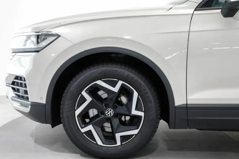 Volkswagen Touareg din 2024 cu 28.500 km - oferta VOL112108 - foto 9