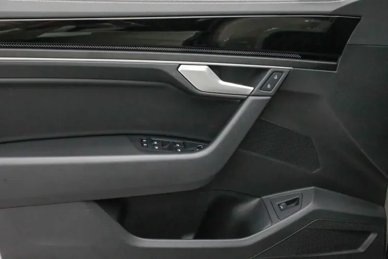 Volkswagen Touareg din 2024 cu 28.500 km - oferta VOL112108 - foto 14