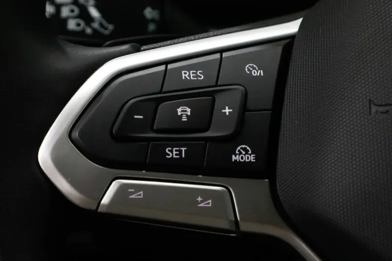 Volkswagen Touareg din 2024 cu 28.500 km - oferta VOL112108 - foto 18