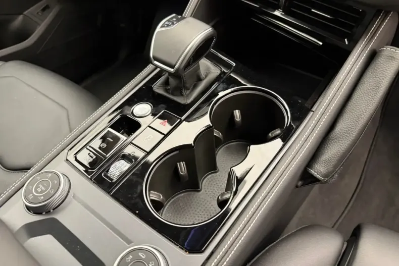 Volkswagen Touareg din 2024 cu 26.170 km - oferta VOL112113 - foto 5