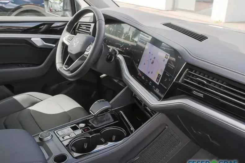 Volkswagen Touareg din 2024 cu 20.150 km - oferta VOL112114 - foto 5