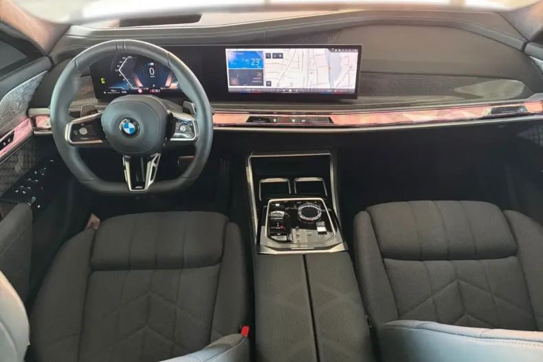 BMW 740 din 2025 cu 9.990 km - oferta BMW112120 - foto 11