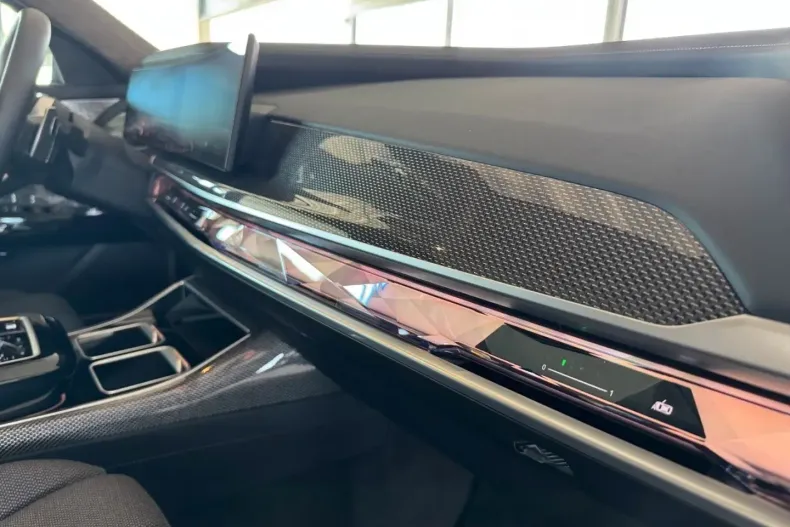 BMW 740 din 2025 cu 9.990 km - oferta BMW112120 - foto 13