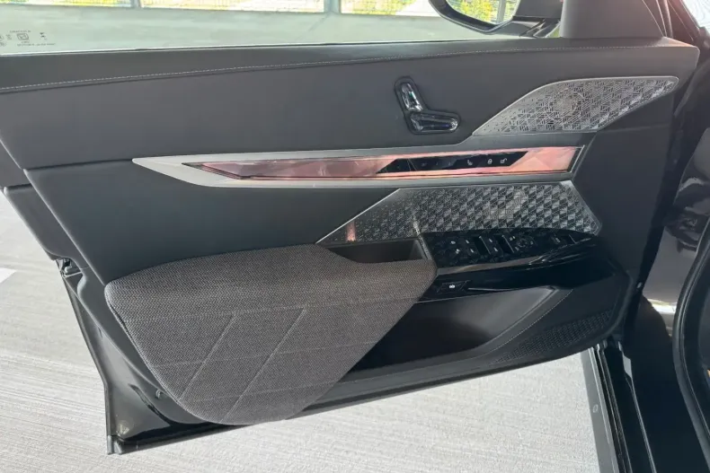 BMW 740 din 2025 cu 9.990 km - oferta BMW112120 - foto 23