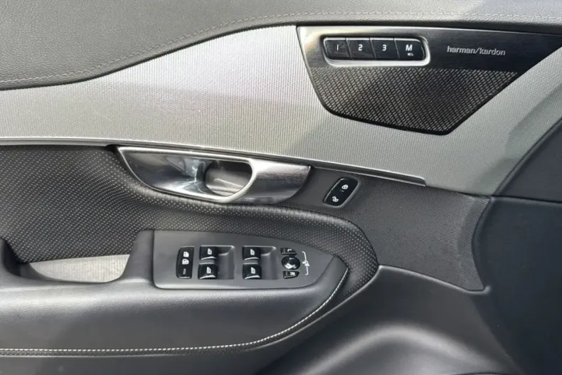 Volvo XC90 din 2022 cu 87.390 km - oferta VOL112121 - foto 8