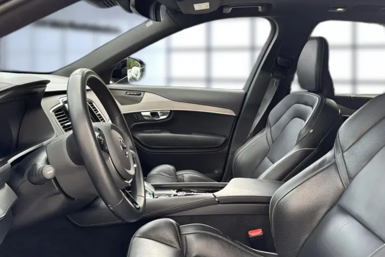 Volvo XC90 din 2022 cu 87.390 km - oferta VOL112121 - foto 9