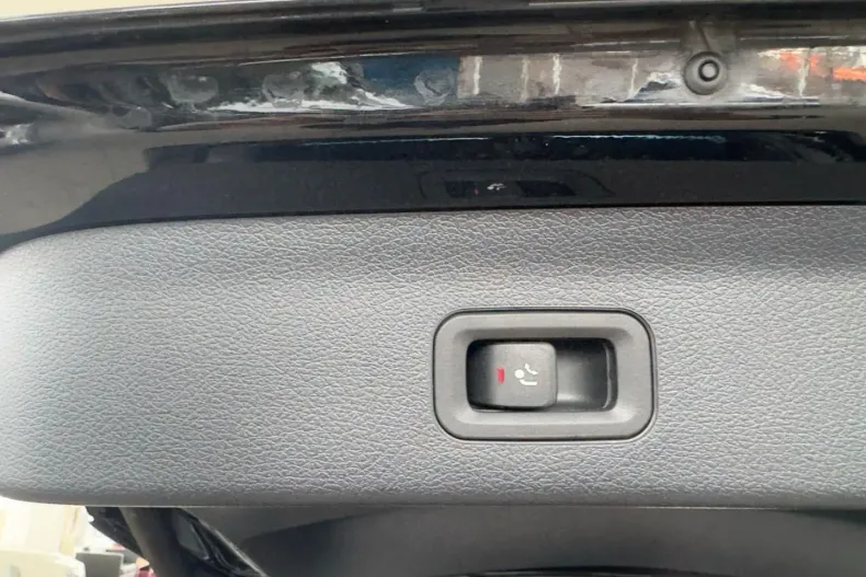 Mercedes-Benz GLS 580 din 2024 cu 22.000 km - oferta MER112127 - foto 17