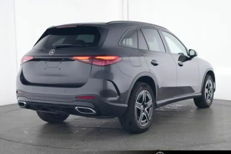 Mercedes-Benz GLC 220 din 2024 cu 30.872 km - oferta MER112132 - foto 3