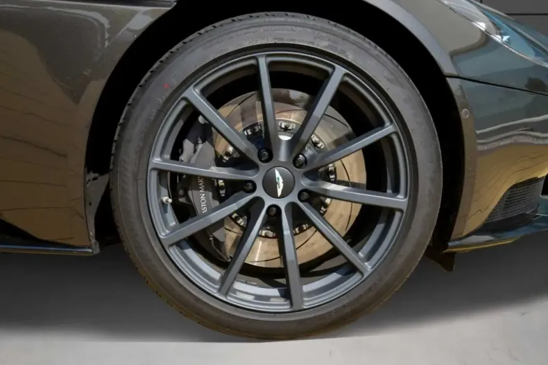 Aston Martin DB11 din 2023 cu 25.503 km - oferta AST112133 - foto 4