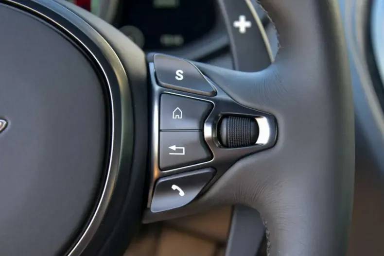 Aston Martin DB11 din 2023 cu 25.503 km - oferta AST112133 - foto 26