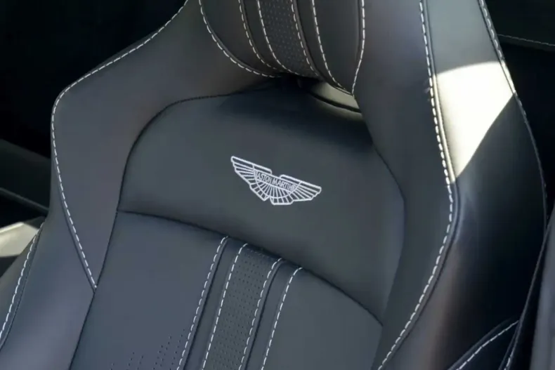 Aston Martin V8 Vantage din 2022 cu 14.200 km - oferta AST112135 - foto 9