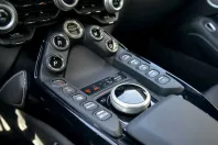 Aston Martin V8 Vantage din 2022 cu 14.200 km - oferta AST112135 - foto 17