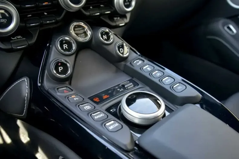 Aston Martin V8 Vantage din 2022 cu 14.200 km - oferta AST112135 - foto 17