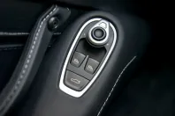 Aston Martin V8 Vantage din 2022 cu 14.200 km - oferta AST112135 - foto 25