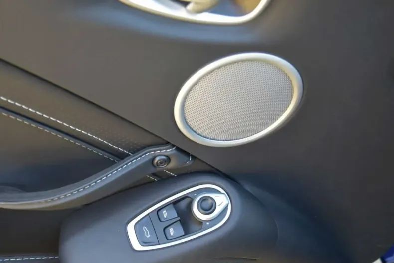 Aston Martin V8 Vantage din 2022 cu 14.200 km - oferta AST112135 - foto 27