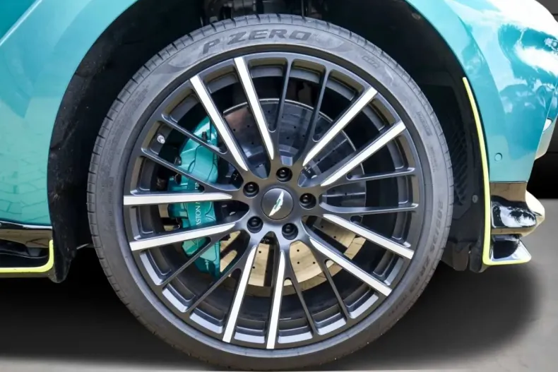 Aston Martin DBX din 2024 cu 12.799 km - oferta AST112136 - foto 4