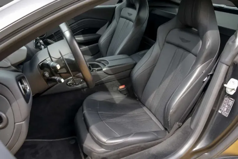 Aston Martin V8 Vantage din 2022 cu 22.000 km - oferta AST112137 - foto 11