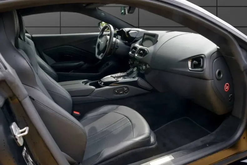 Aston Martin V8 Vantage din 2022 cu 22.000 km - oferta AST112137 - foto 13