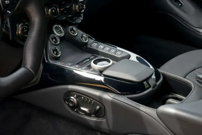 Aston Martin V8 Vantage din 2022 cu 22.000 km - oferta AST112137 - foto 20