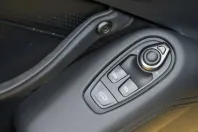 Aston Martin V8 Vantage din 2022 cu 22.000 km - oferta AST112137 - foto 21