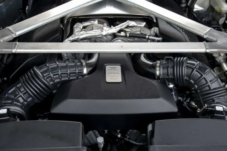 Aston Martin V8 Vantage din 2022 cu 22.000 km - oferta AST112137 - foto 23