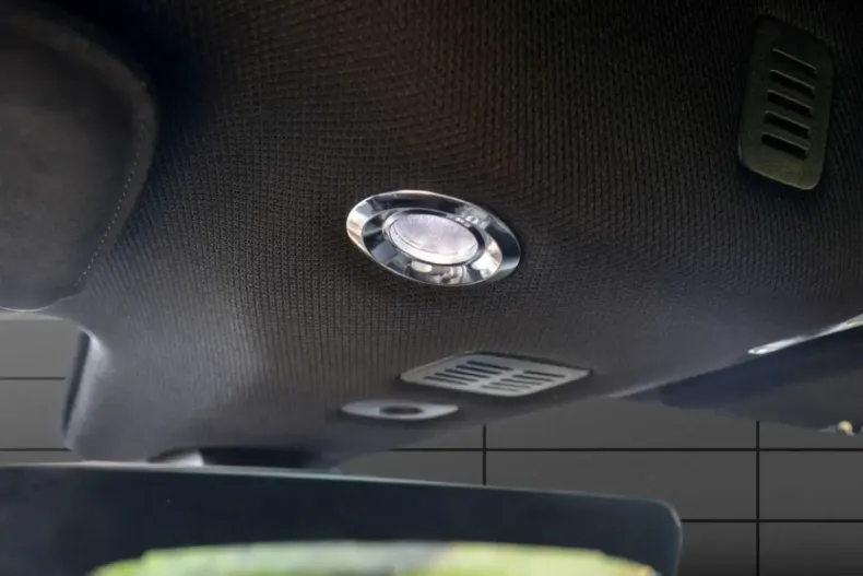 Aston Martin V8 Vantage din 2022 cu 22.000 km - oferta AST112137 - foto 30